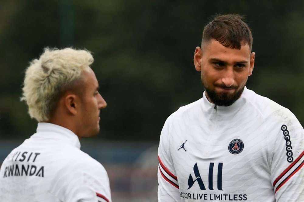 I migliori meme su Donnarumma al PSG. AFP