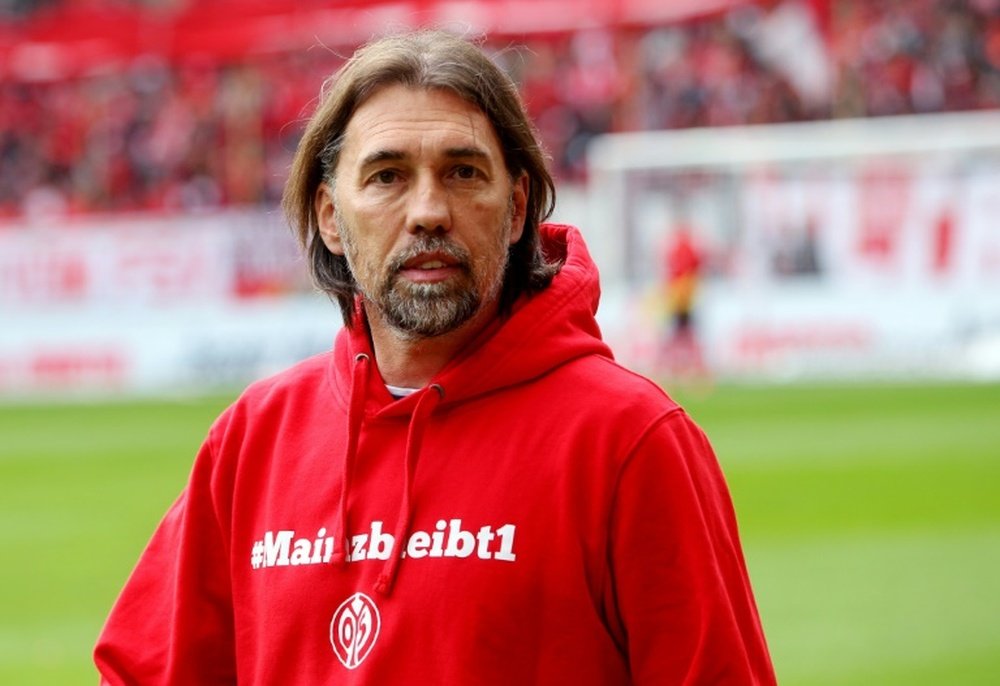 Martin Schmidt ha dimitido como entrenador del Wolfsburgo. AFP/Archivo