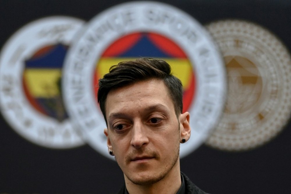 Le président de Galatasaray évoque le transfert d'Özil chez son rival. AFP