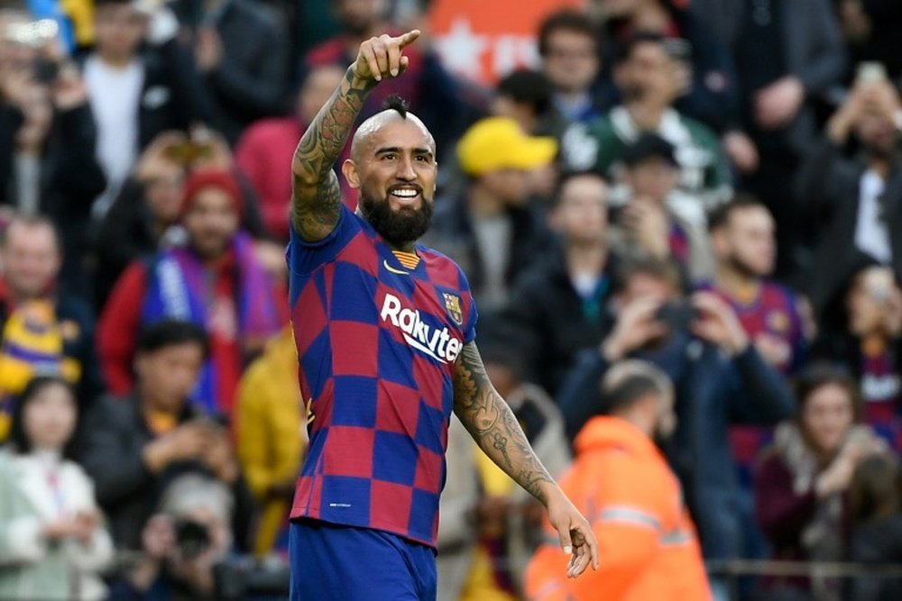 Barca want to keep on counting on Arturo Vidal. EFE
