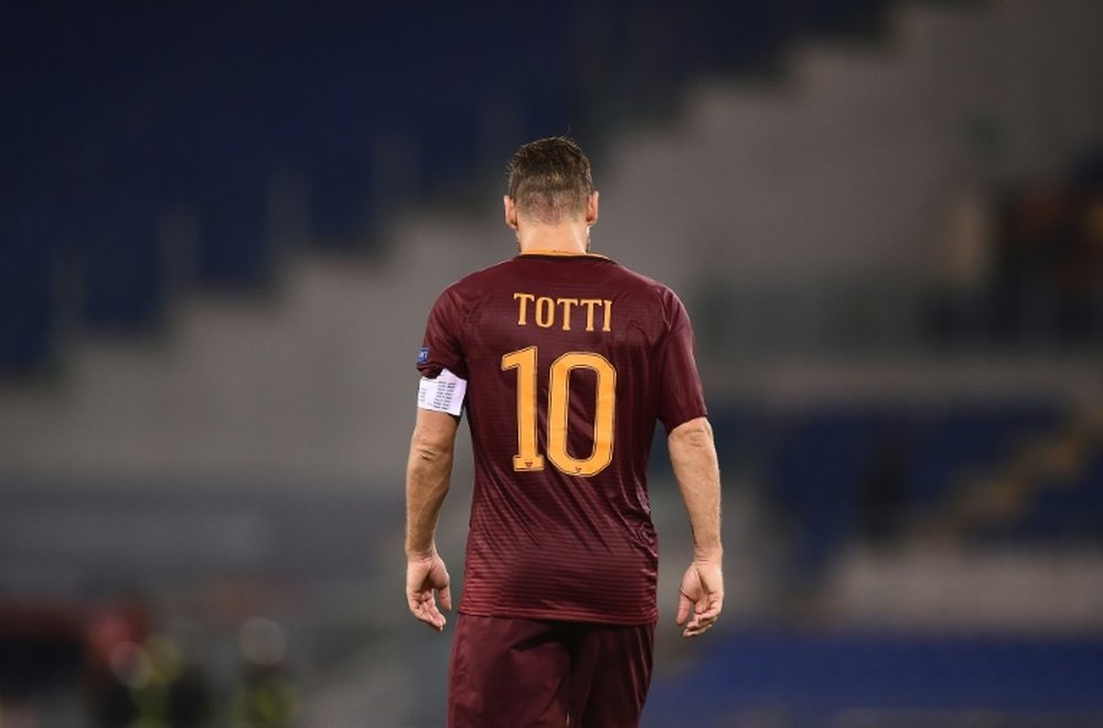 Le capitaine de lAS Rome Francesco Totti lors du match contre lAustria Vienne, en Europa League, le 20 octobre 2016 à Rome