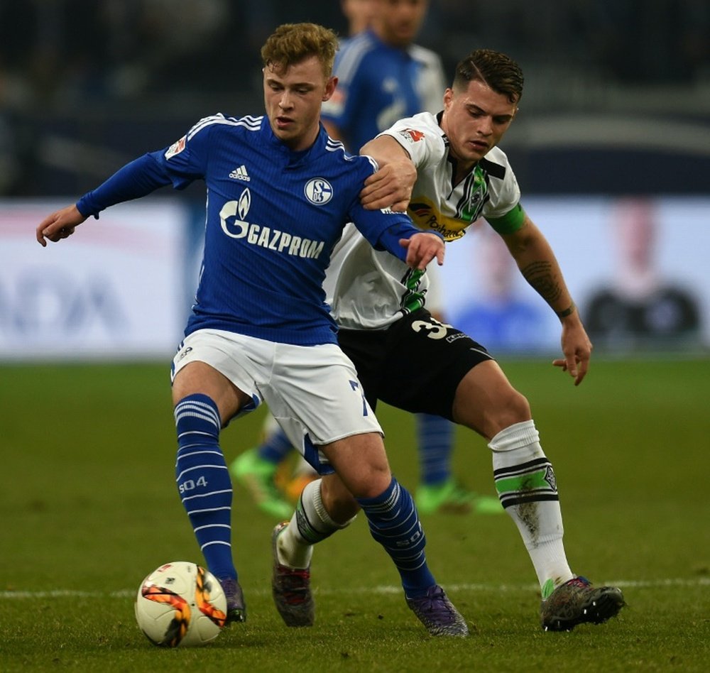 El jugador de 21 años del Schalke está en la órbita de la Lazio. AFP