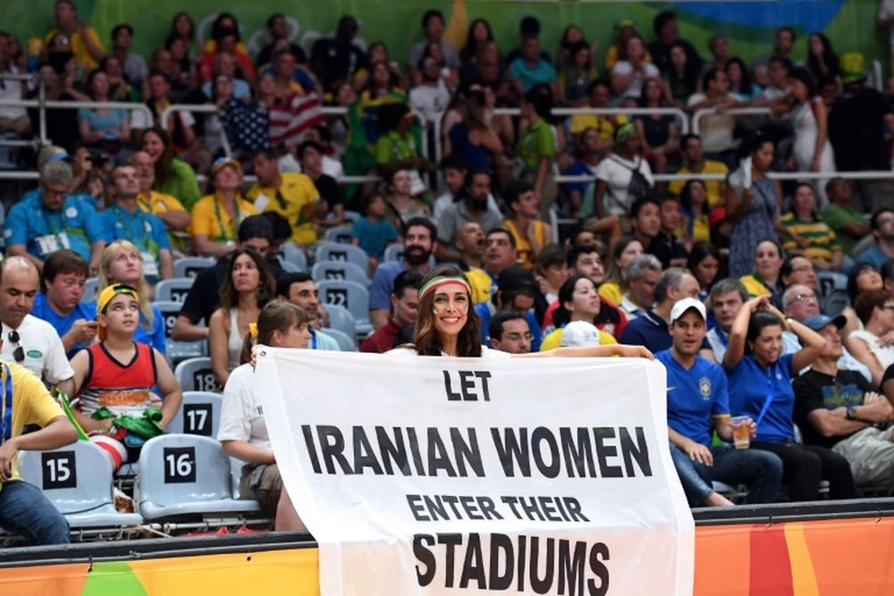 Une Iranienne se suicide après été condamné pour avoir assisté à un match de football. AFP