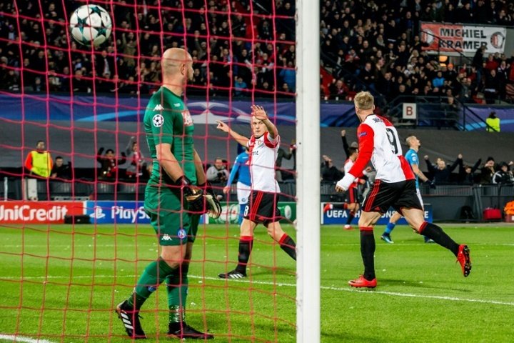 El Feyenoord se lleva una alegría ante un Nápoles entregado