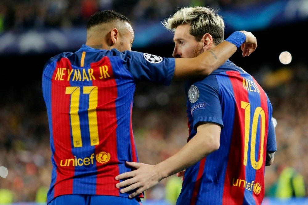 Neymar et Lionel Messi, le 19 octobre 2016 lors du match Barcelone-Manchester City au Camp Nou. AFP