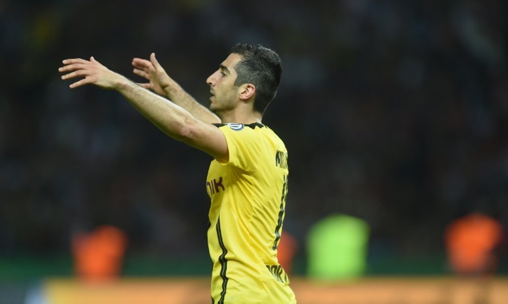 Henrikh Mkhitaryan ha recibido un 'recadito' del Borussia Dortmund. AFP