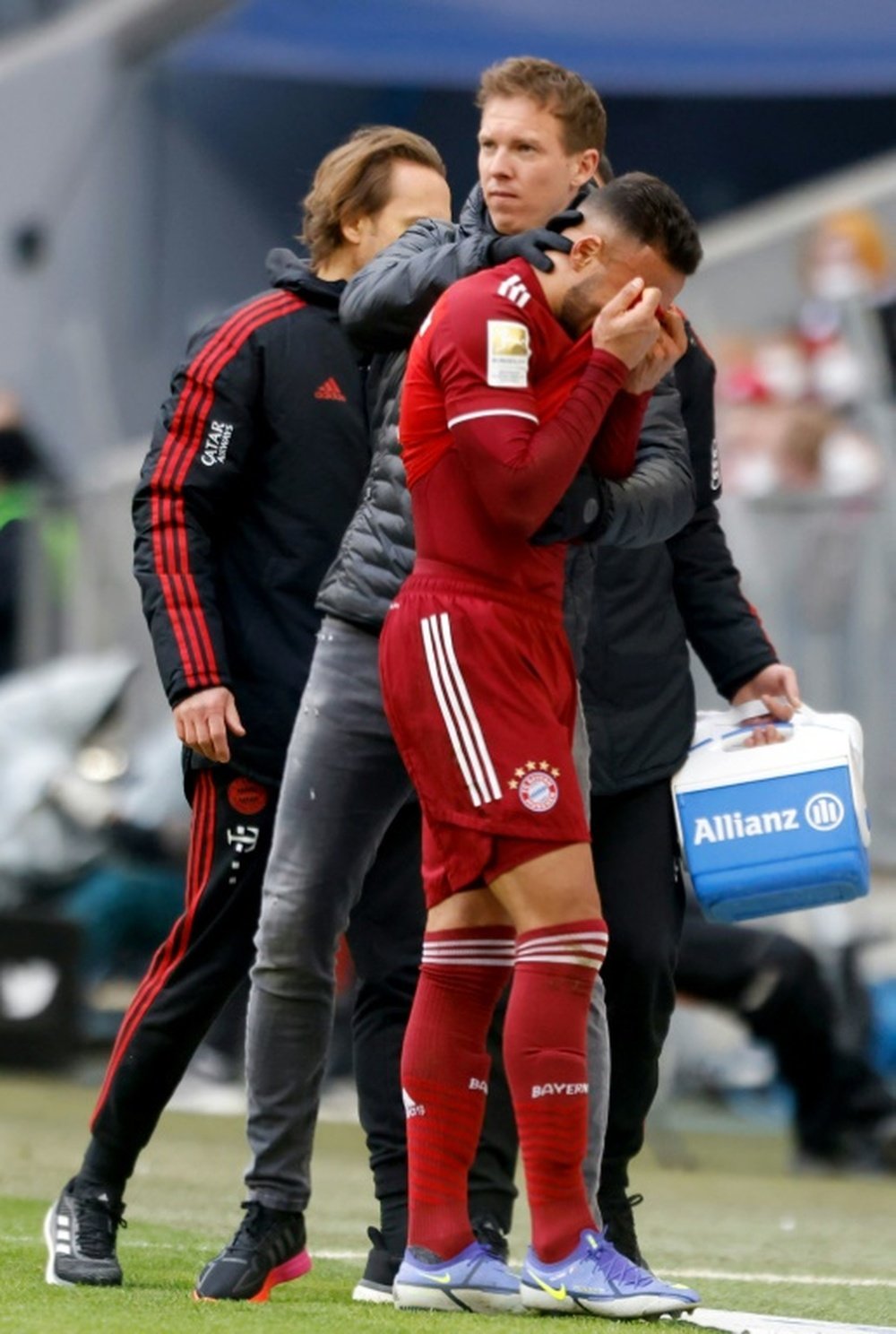 Tolisso de nouveau blessé et effondré. AFP