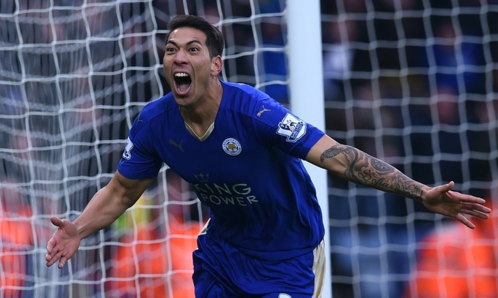 L'attaquant de Leicester Leonardo Ulloa buteur face à Norwich City au King Power Stadium. AFP