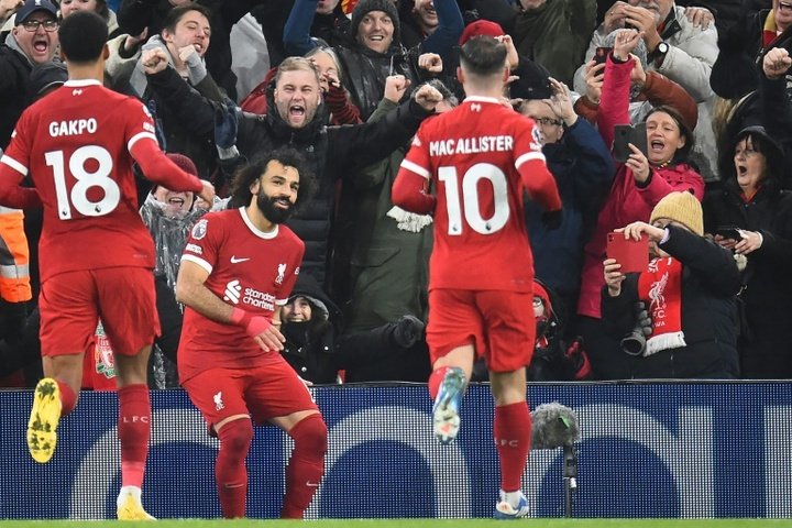 Salah lleva al Liverpool a lo más alto