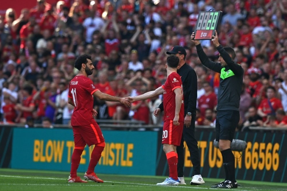 Salah se retiró con molestias en la final de la FA Cup. AFP