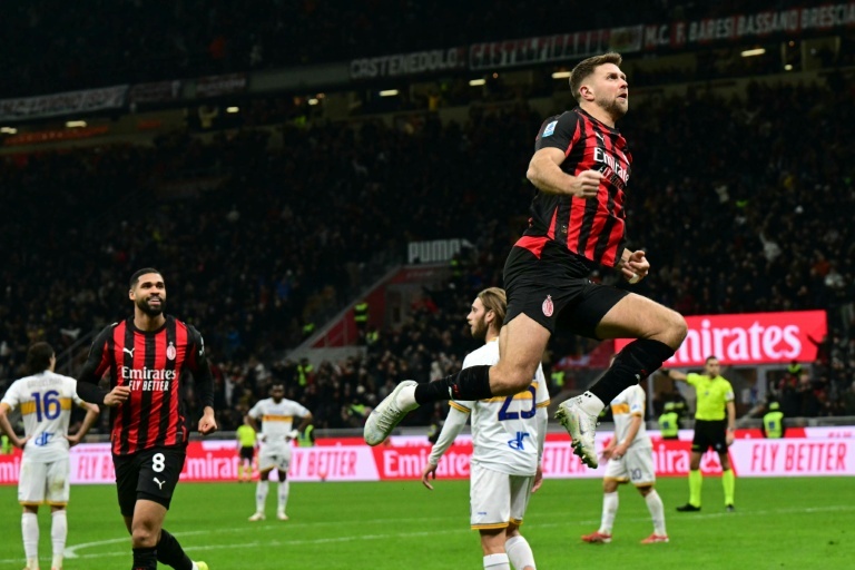 Fullkrug guida il Milan, Roma sorpassa la Juventus