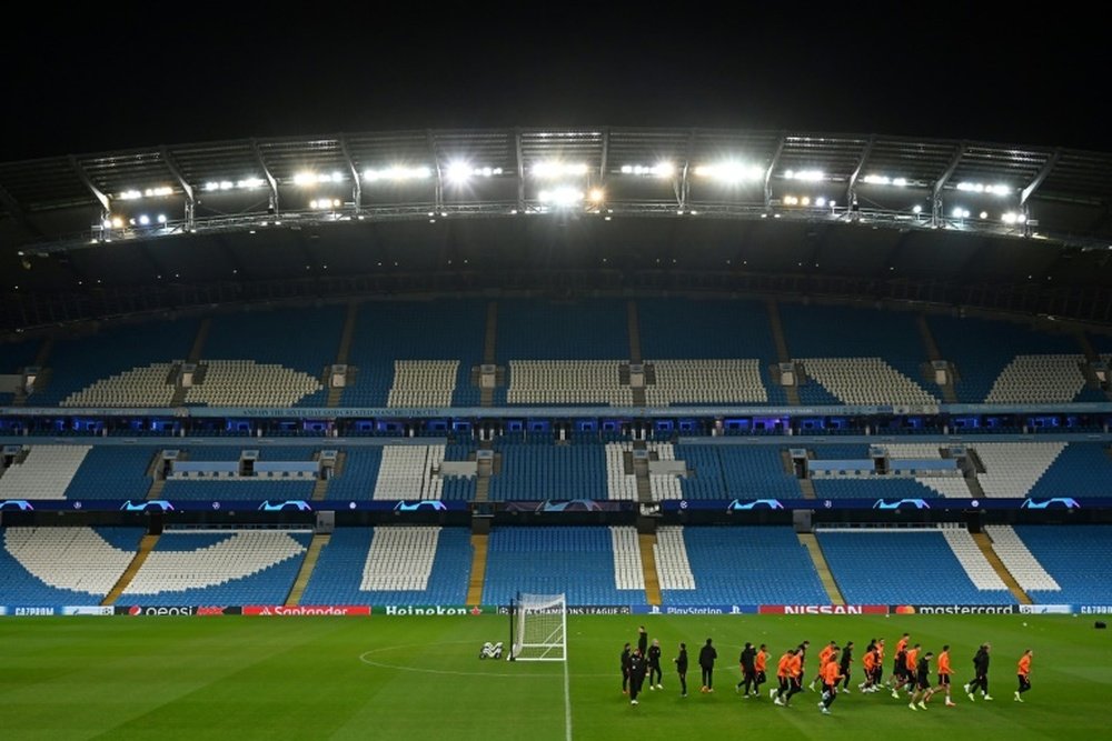 El parón mantiene el suspense en torno a la sanción al City. AFP/Archivo