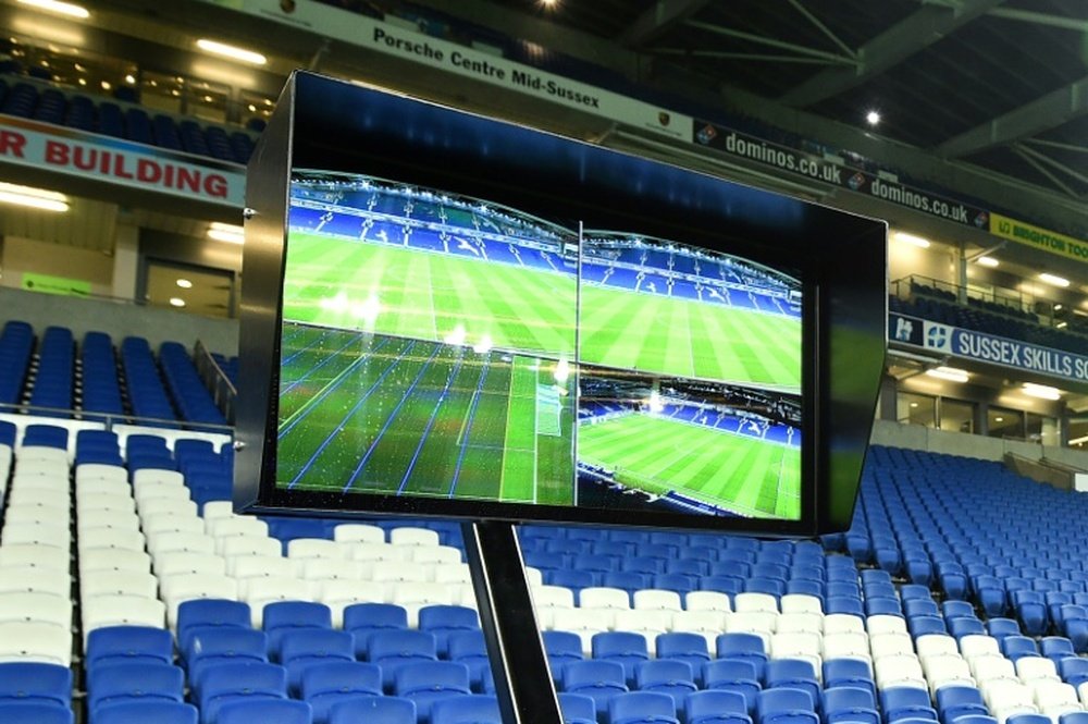 La VAR mise en place avant un match de Coupe d'Angleterre à Brighton. AFP