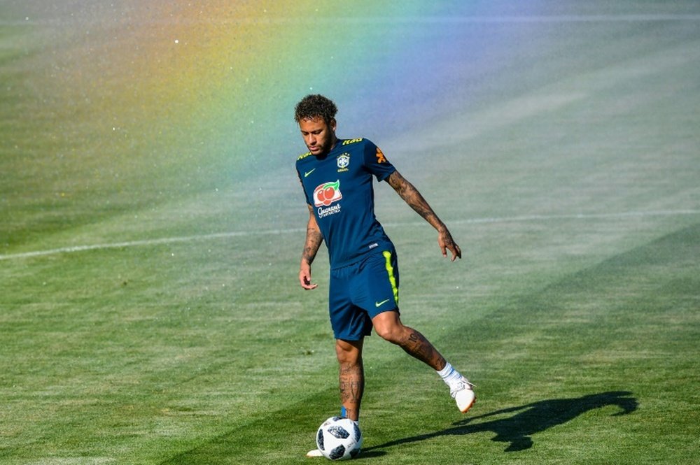 Ze Roberto conseille Neymar. AFP