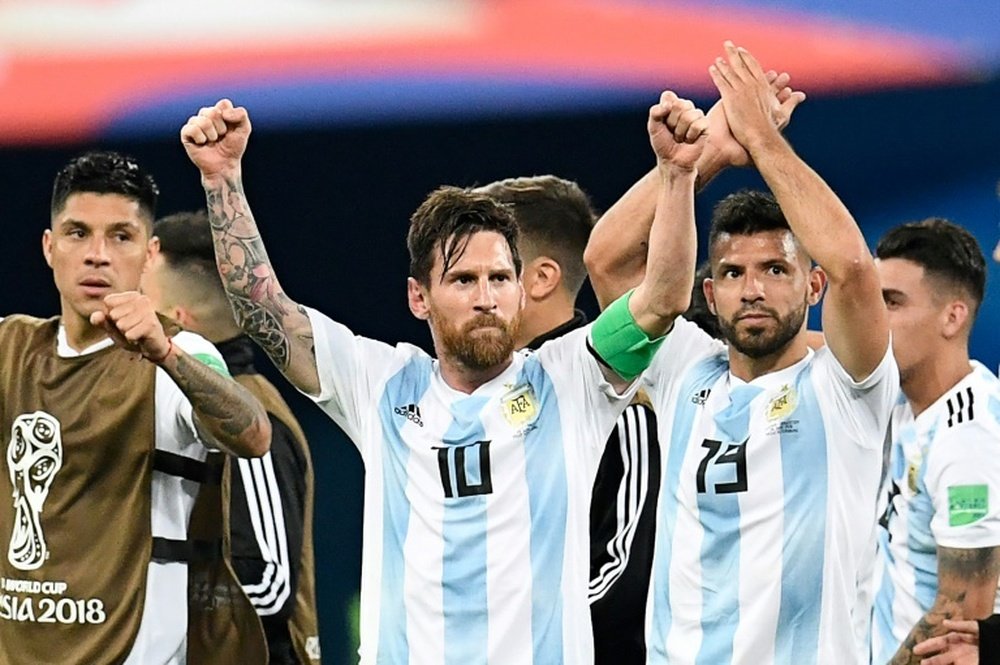 Los argentinos confirmaron su pase a octavos. AFP