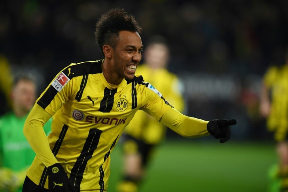 O atacante gabonês está em excelente forma e é o melhor marcador do Dortmund. AFP