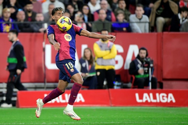 Yamal é inegociável, diz o diretor esportivo do Barcelona