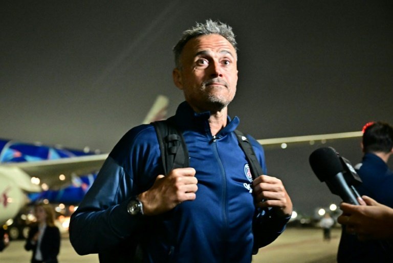 Face aux rumeurs de départ de W.Pacho vers le Real, Luis Enrique ferme la porte