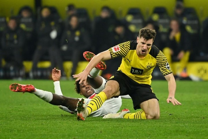Pensando no Barça, Meunier pede para deixar o Dortmund