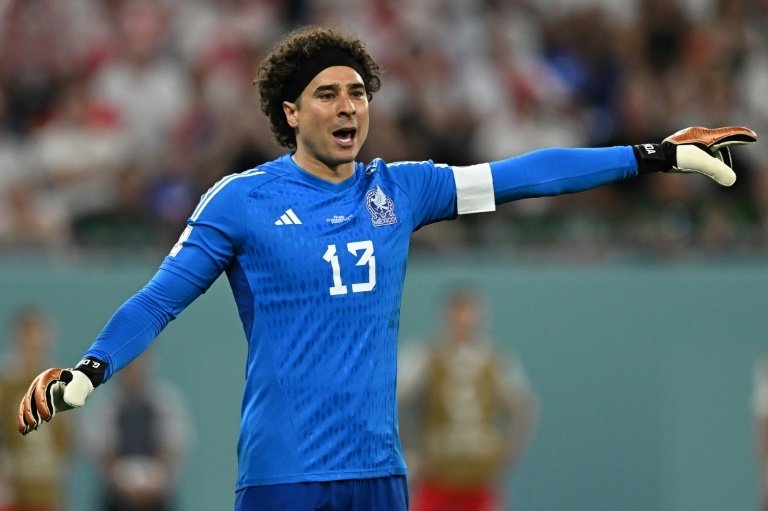 Ochoa volvió a ser titular tras dos meses y perdió