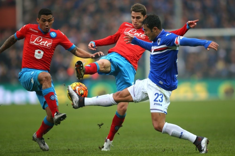 L'attaquant italo-brésilien Eder, avec la Sampdoria contre Naples à Gênes. AFP