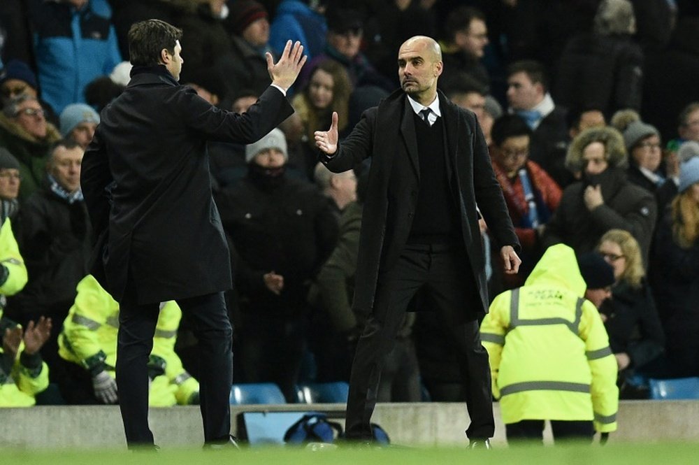 Pochettino y Guardiola pugnan con otros dos por ser el mejor técnico de octubre. AFP/Archivo