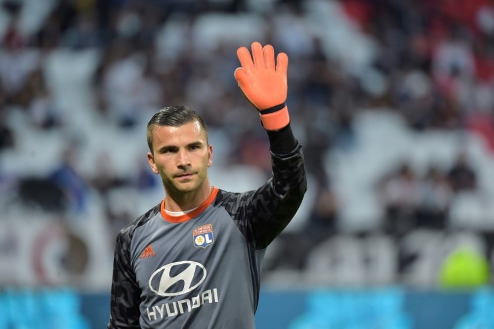 Anthony Lopes podría marcharse al PSG. AFP/Archivo