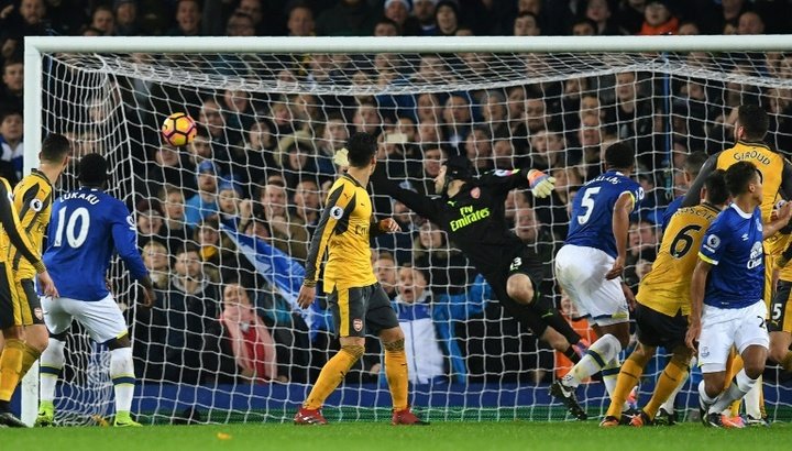 Angleterre : Arsenal chute à Everton pour la 1re fois depuis août