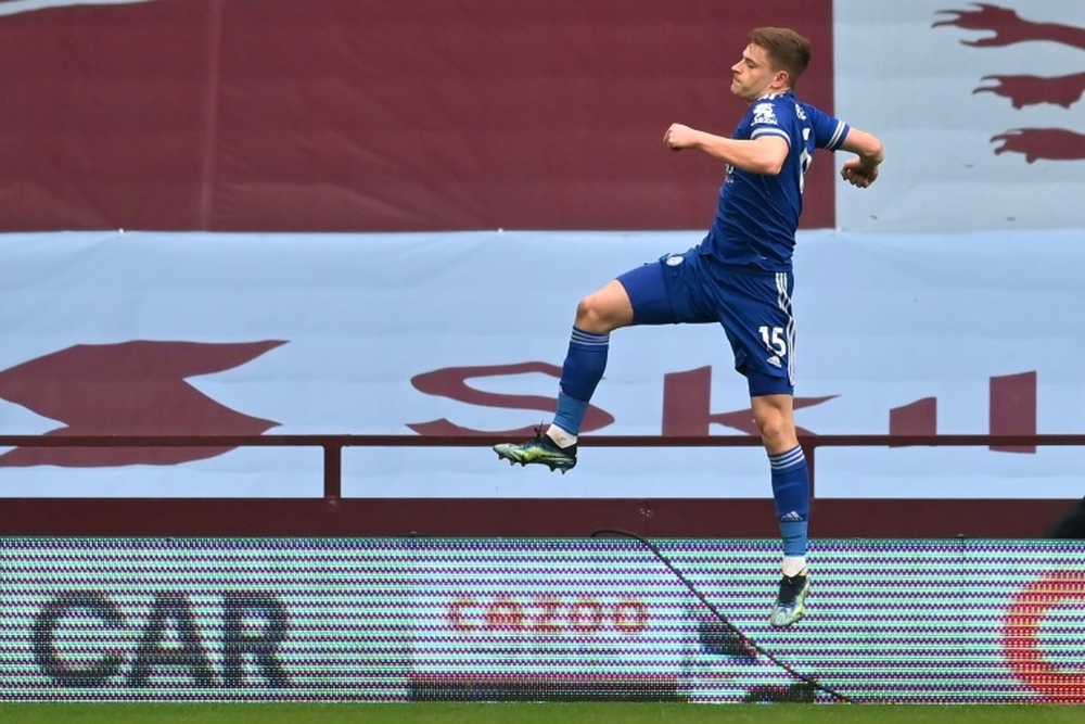 Harvey Barnes volvió a los terrenos de juego. AFP