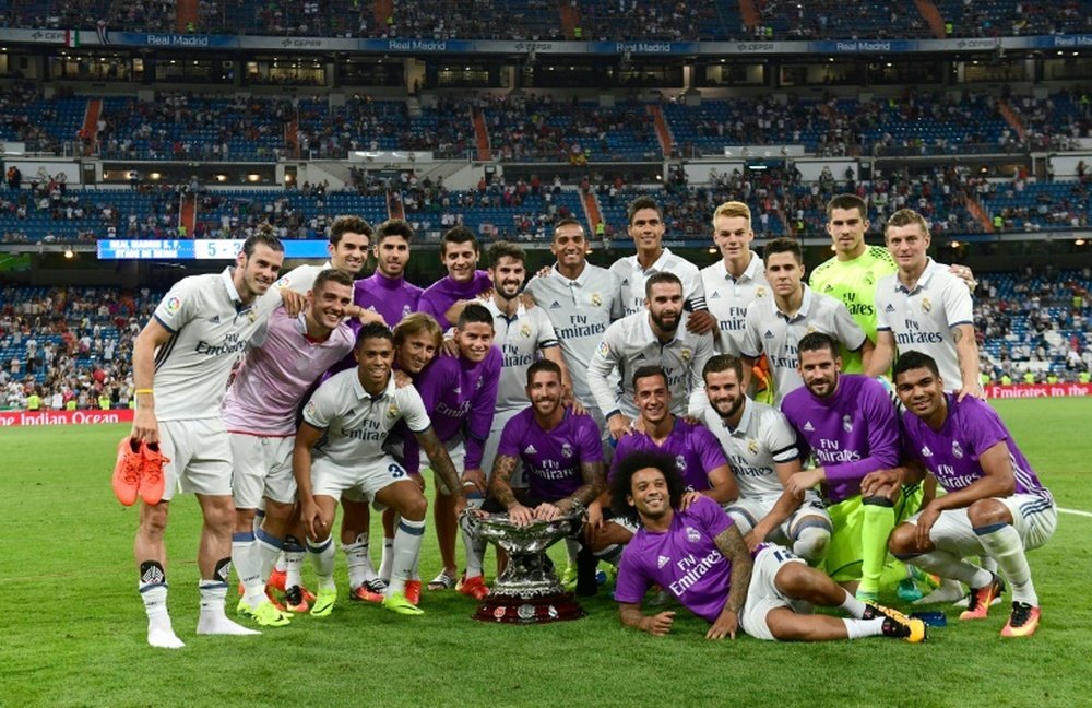 Le trophée Santiago Bernabeu pour le Real Madrid, vainqueur sur sa pelouse de Reims, le 16 août 2016