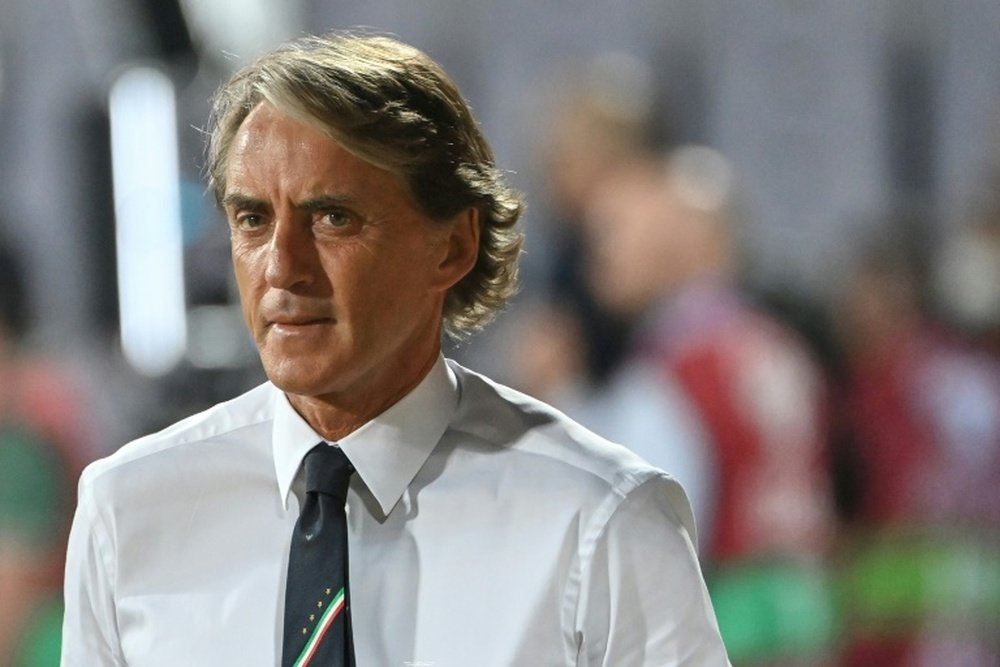 Mancini gana enteros en Old Trafford para 2022. AFP