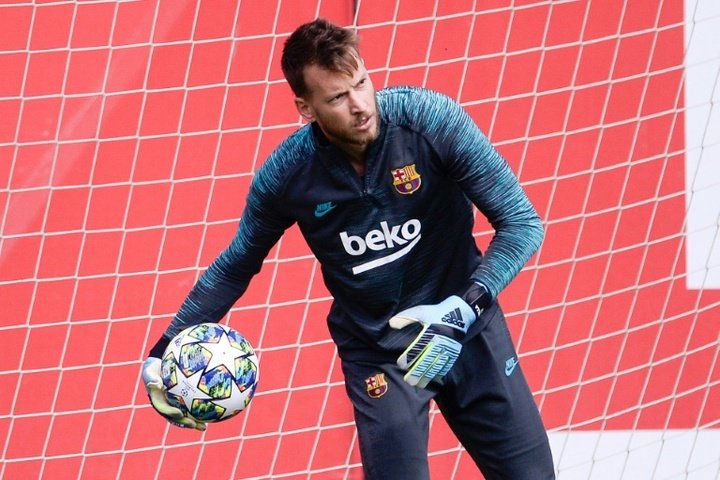 Barca willing to let Neto leave