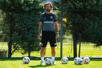 Il Fatih Karagümrük ha annunciato tramite canali ufficiali della chiusura dei rapporti con Andrea Pirlo. L'ex calciatore è approdato sulla panchina del club turco lo scorso settembre 2022 e porrà fine al suo incarico non appena sarà terminata la corrente stagione.