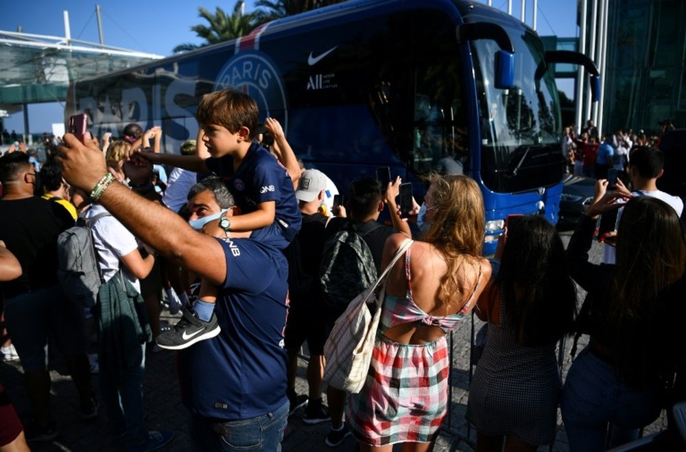 Le bus du PSG voyagera à vide jusqu'à Lisbonne. AFP