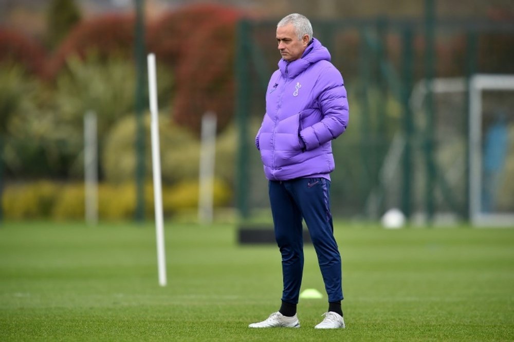 Mourinho quiere cambiar la columna vertebral del equipo. AFP