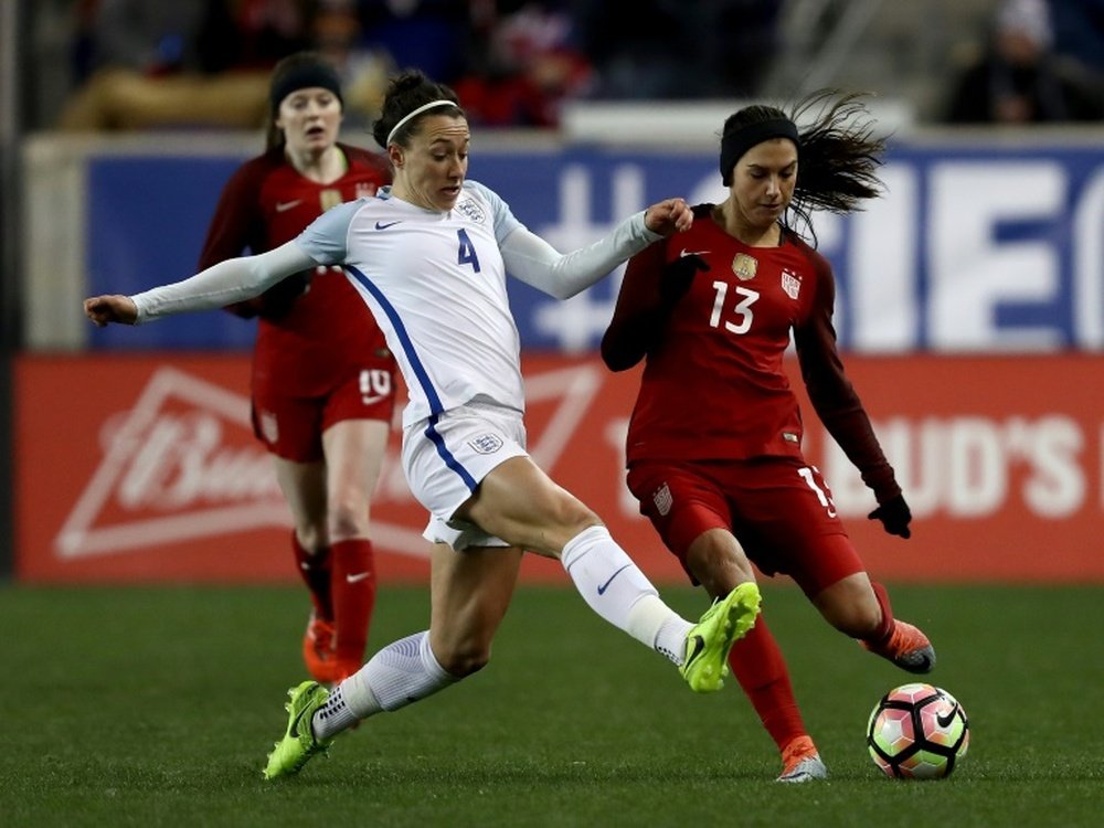La défenseure internationale anglaise Lucy Bronze lors d'un match contre les Etats-Unis. AFP