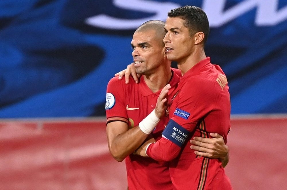 Pepe déplore l'élimination de Cristiano en Ligue des champions. afp