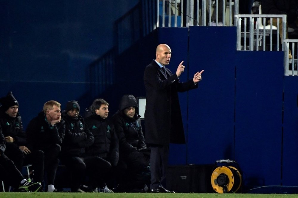 L'entraîneur du Real Madrid Zinédine Zidane suit le match face à Leganés en Coupe du Roi. AFP