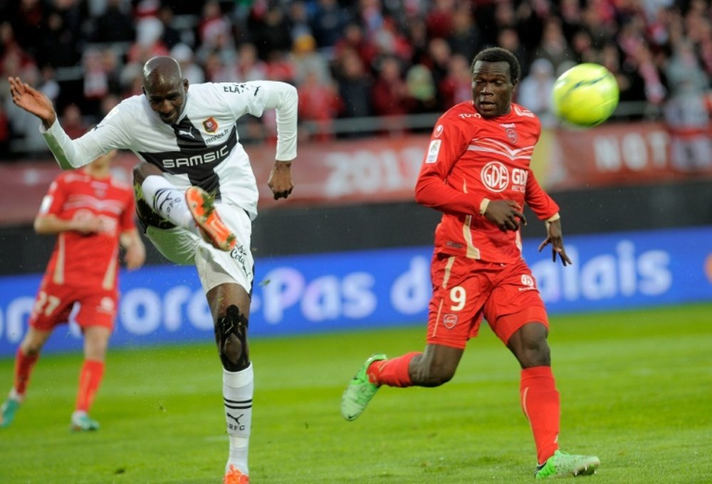 Valenciennes change d'entraîneur. AFP