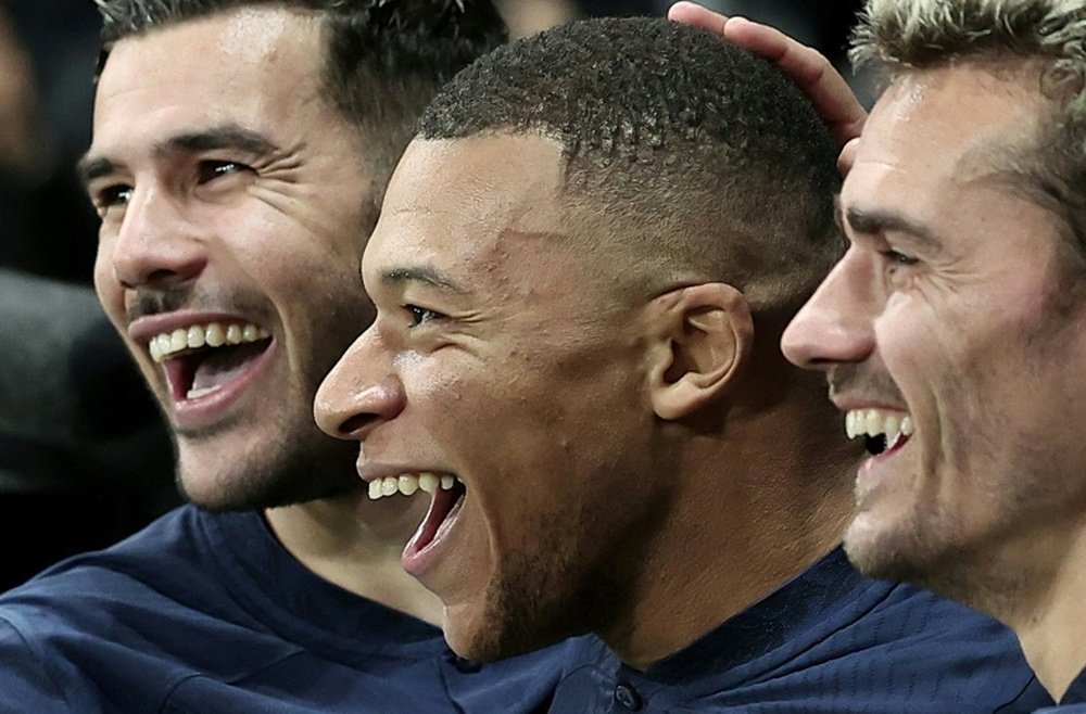 Kylian Mbappé e Lucas Hernandez. EFE