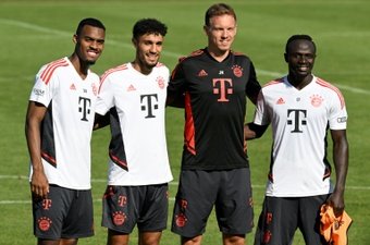 Gravenberch muestra su frustración tras fichar por el Bayern. AFP
