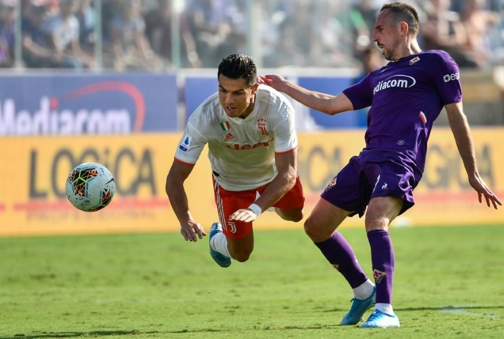 La Fiorentina anunció seis positivos: tres jugadores y tres empleados del club. AFP