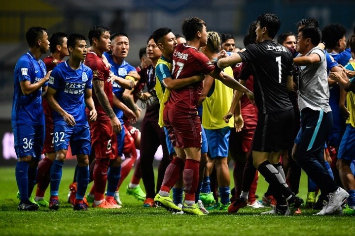 Le Brésilien du Shanghai SIPG Oscar suspendu 8 matches pour avoir déclenché une bagarre