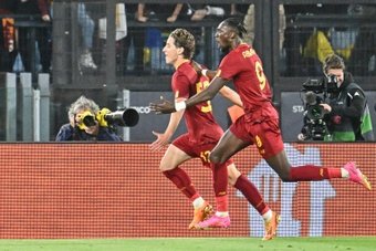 Tammy Abraham snatched a potentially crucial point in the battle to reach the Champions League with his first goal in a year which earned Roma a 2-2 draw at Napoli.