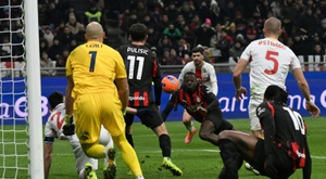 El Milan cede y el Inter se escapa