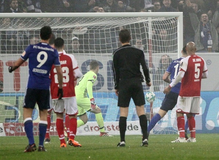 Schalke défend victorieusement sa 2ème place à Mayence