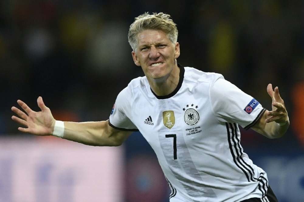 Le milieu allemand Bastian Schweinsteiger savoure son but face à l'Ukraine lors de l'Euro 2016. AFP