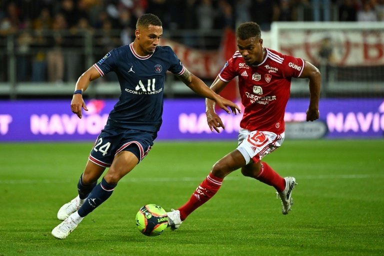 Thilo Kehrer avec les couleurs du Paris Saint-Germain lors du match contre le Stade Brestois le 20 aôut 2021 dans le stade Francis-Le Blé à Brest.
