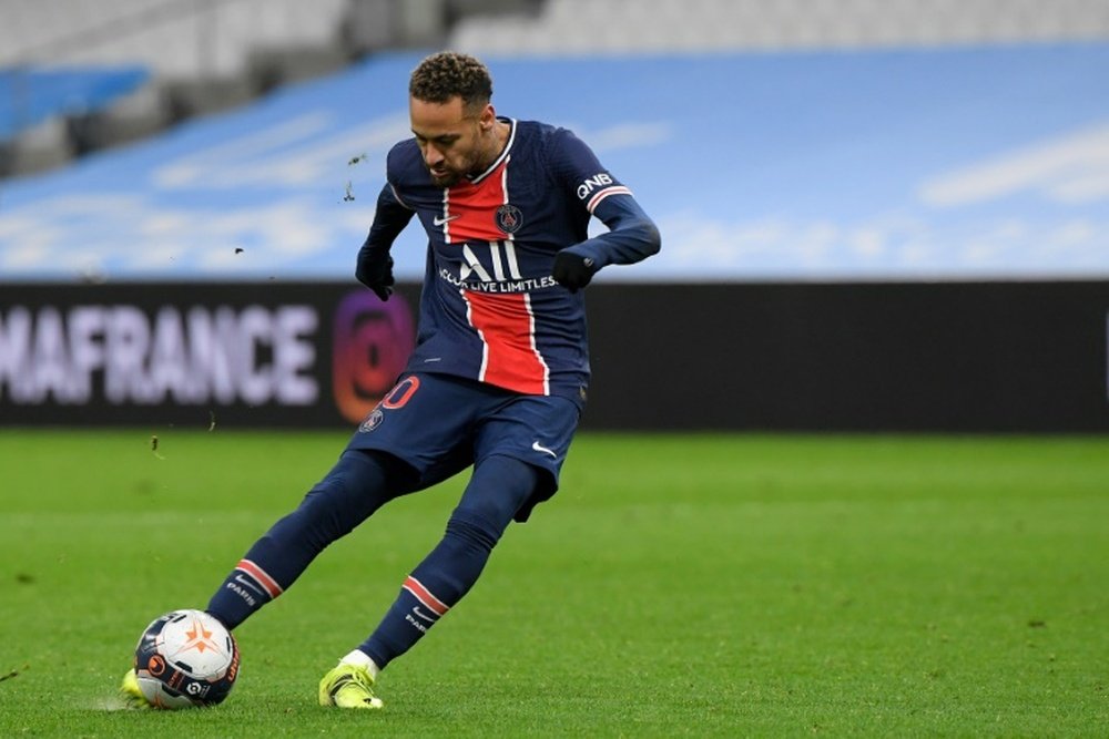 Neymar sigue entrenando aparte. AFP