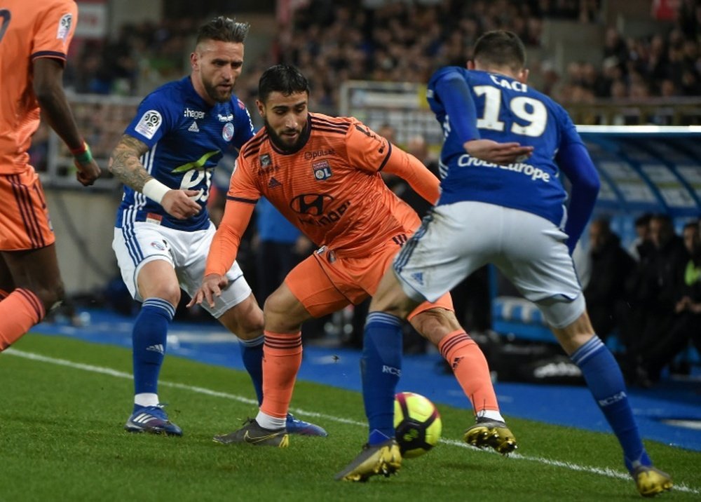El atacante del Olympique de Lyon podría cambiar de equipo en este 2019. AFP